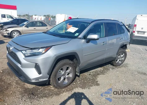 2024 Toyota Rav4 Xle z USA, uszkodzony, nr VIN 2T3W1RFV1RC287356